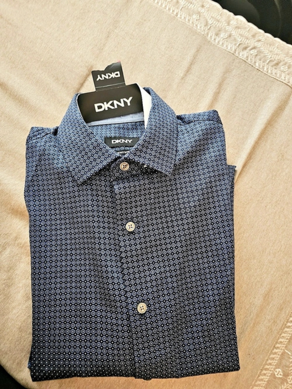 DKNY Men's Geometric Button Down in Blue  New S M